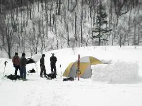 頑張って作りました「イグルーふう風よけ」