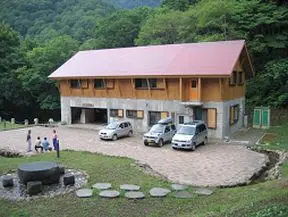 立派な御所山荘+避難小屋