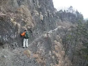 赤岩のトラバースです